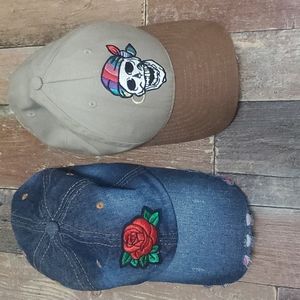 ●2 BASEBALL CAPS●